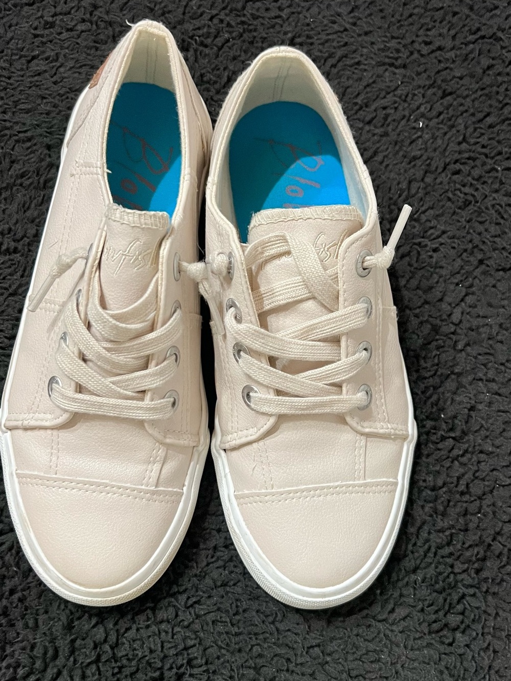 Blowfish Low-Top Leather Sneakers in cream/beige